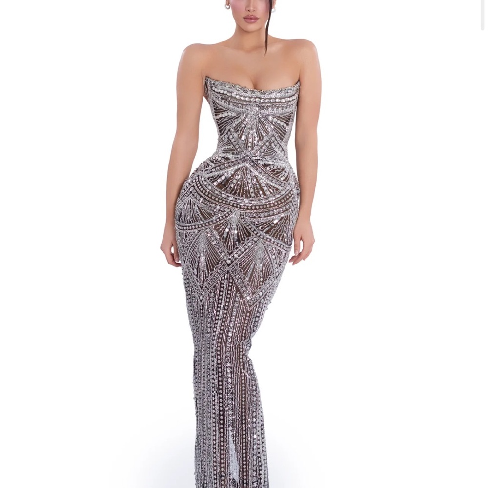 Elegant Strapless Silver Gown Albina Dyla